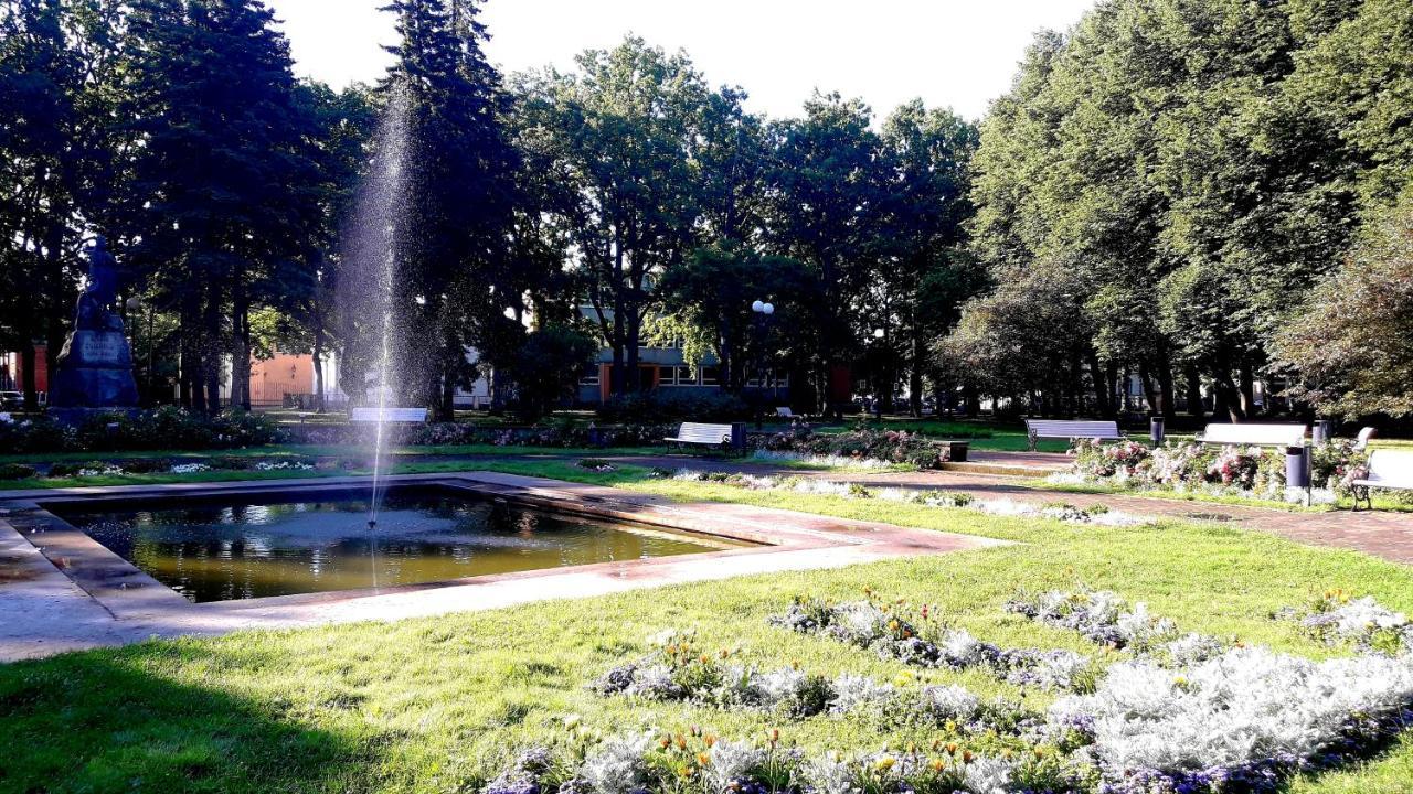 Apartamento Ohtu Poik Majutus Pärnu Exterior foto